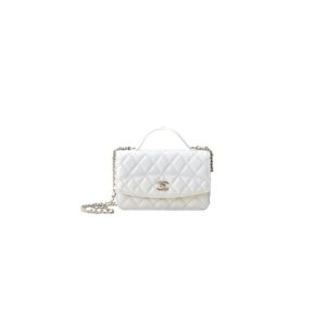 CHANEL Chain Clutch