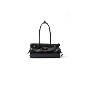 Prada Medium leather handbag(high-end grade)
