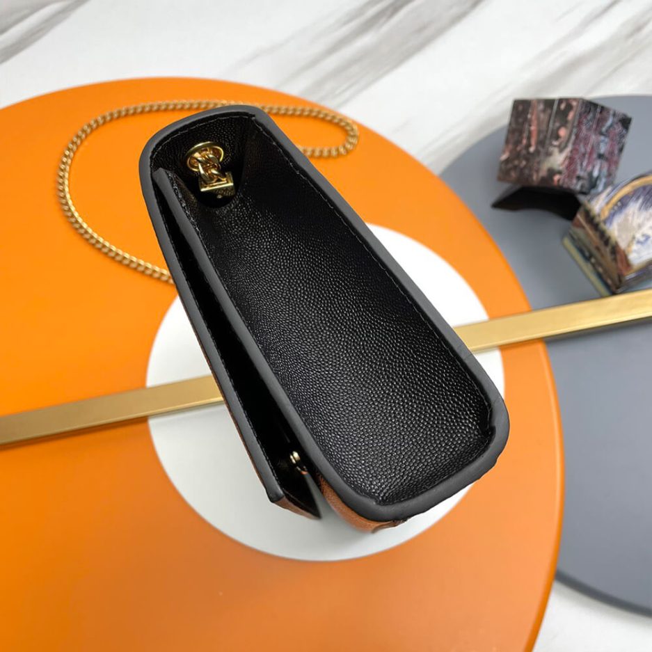 KATE MEDIUM CHAIN BAG IN GRAIN DE POUDRE EMBOSSED LEATHER - 图片 3