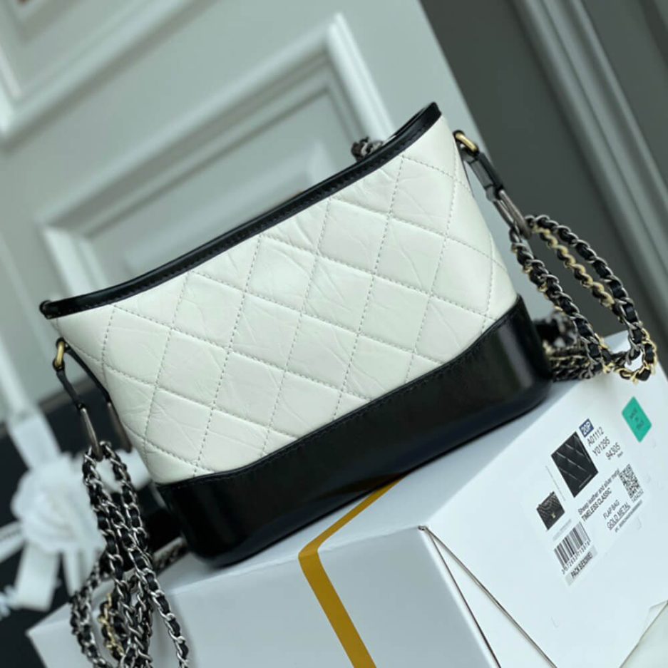 CHANEL’S GABRIELLE SMALL HOBO BAG - 图片 3