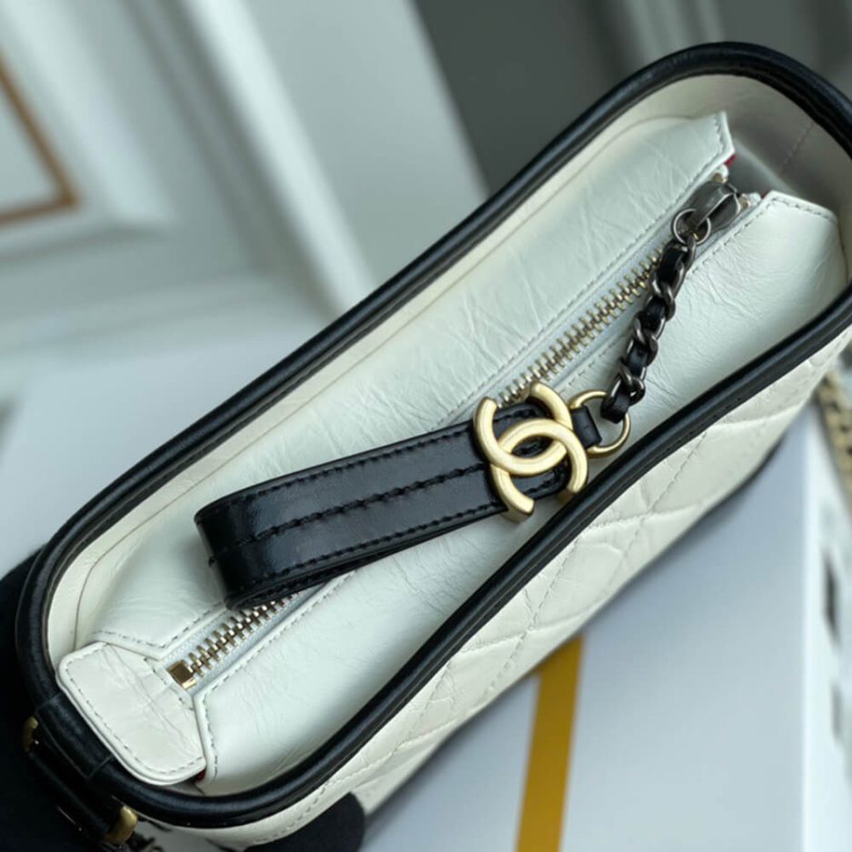 CHANEL’S GABRIELLE SMALL HOBO BAG - 图片 5