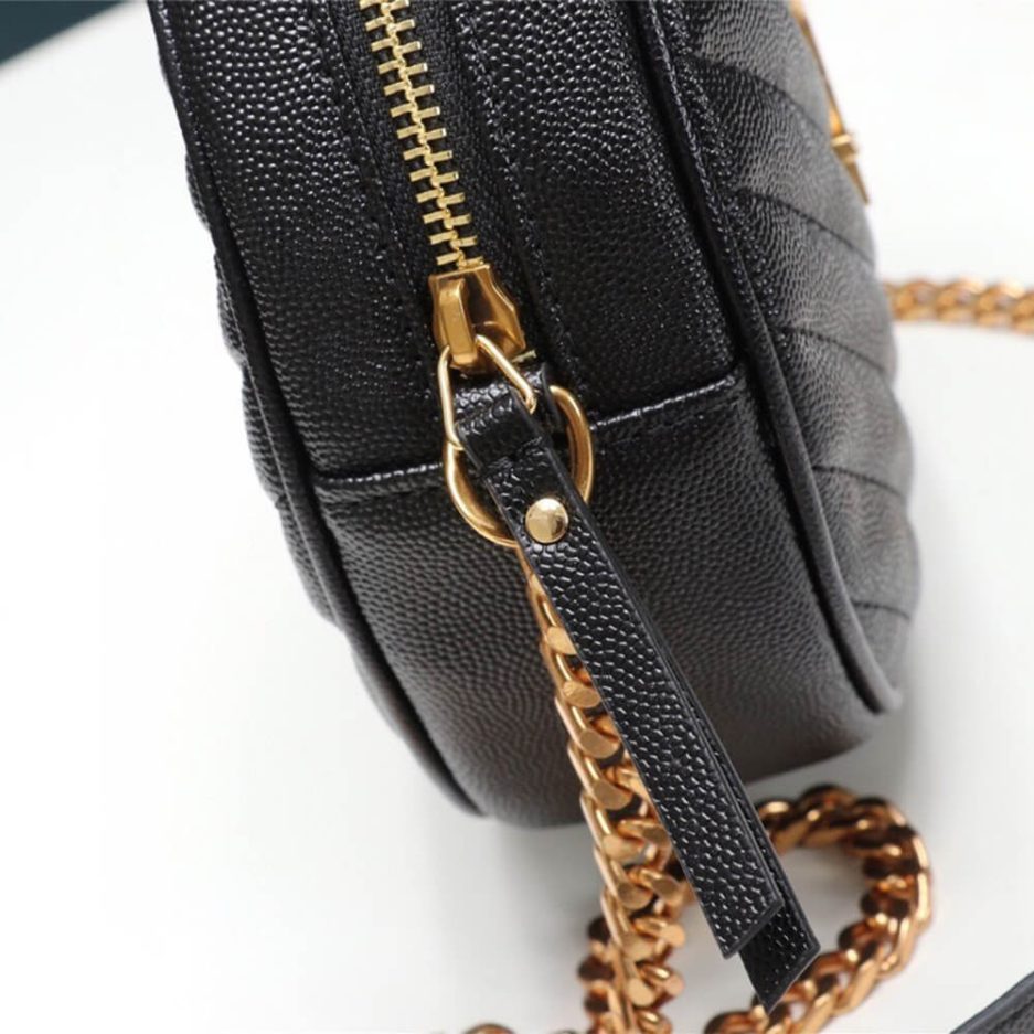 VINYLE ROUND CAMERA BAG IN CHEVRON-QUILTED GRAIN DE POUDRE EMBOSSED LEATHER - 图片 5