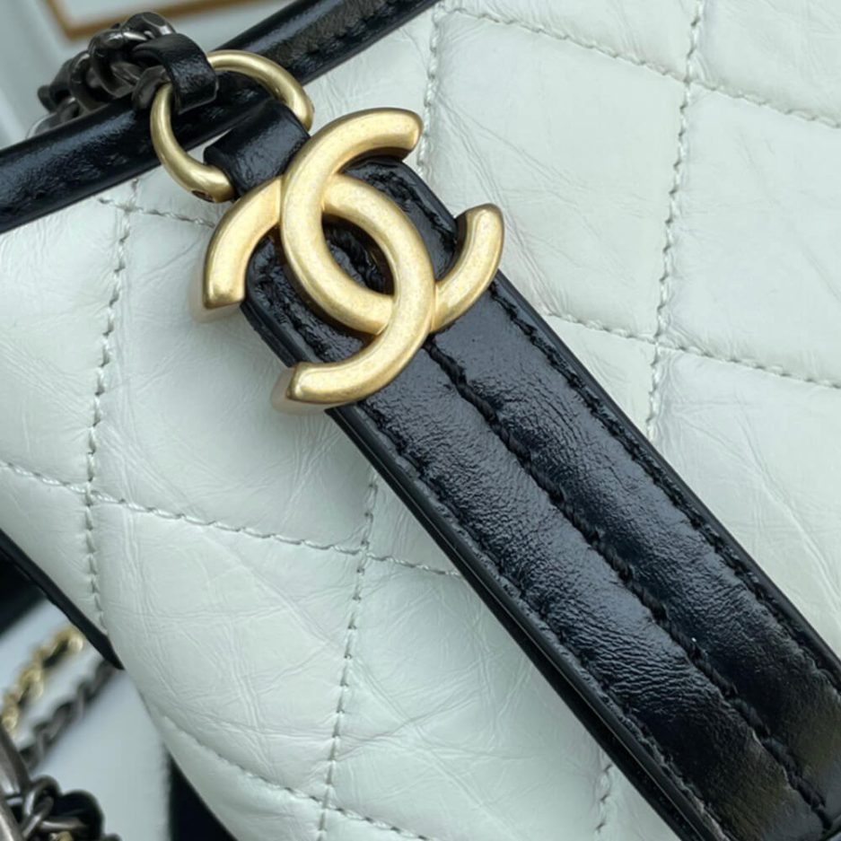 CHANEL’S GABRIELLE SMALL HOBO BAG - 图片 6