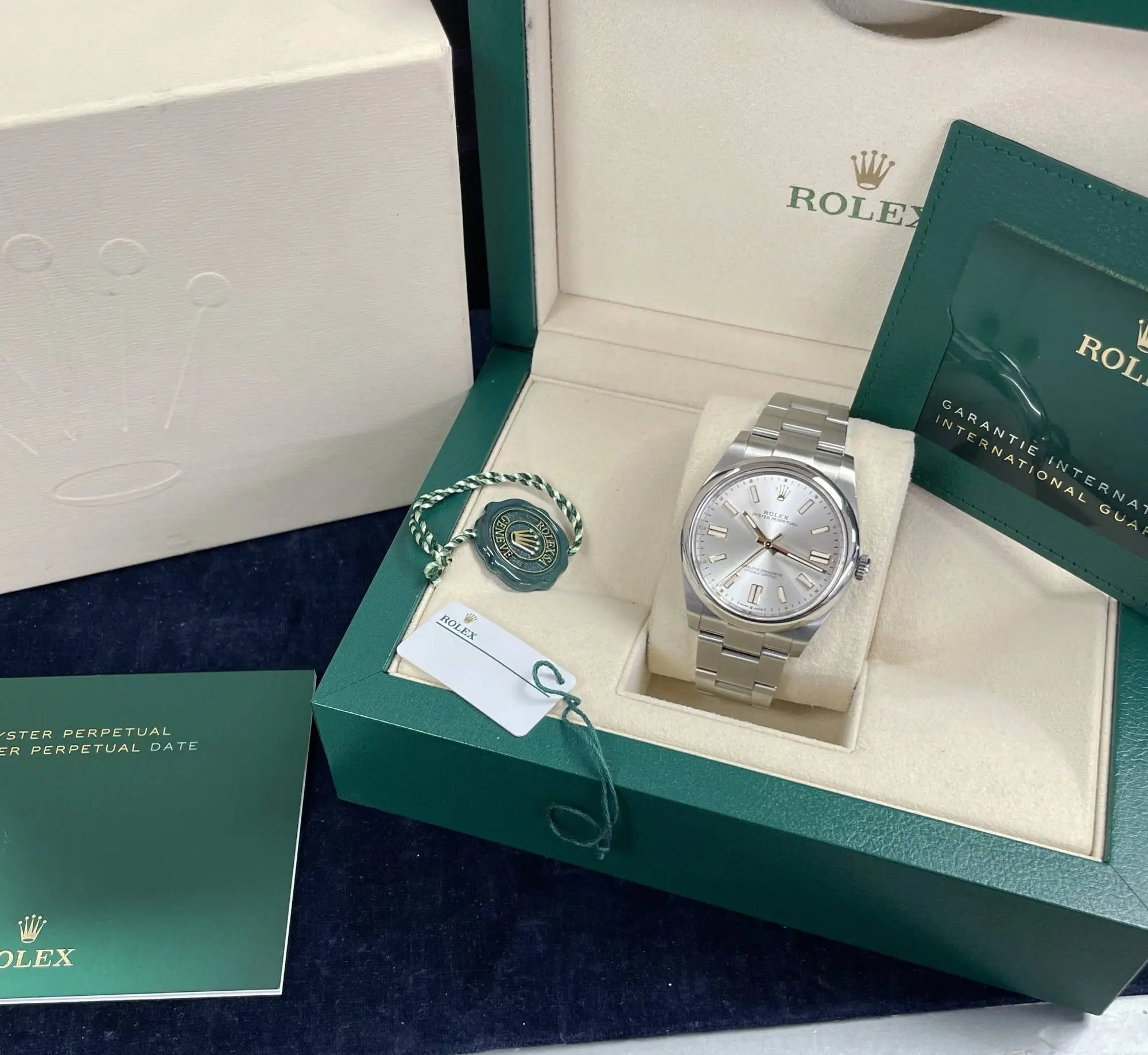 OYSTER PERPETUAL 124300 Series(Champagne gold) - 图片 4